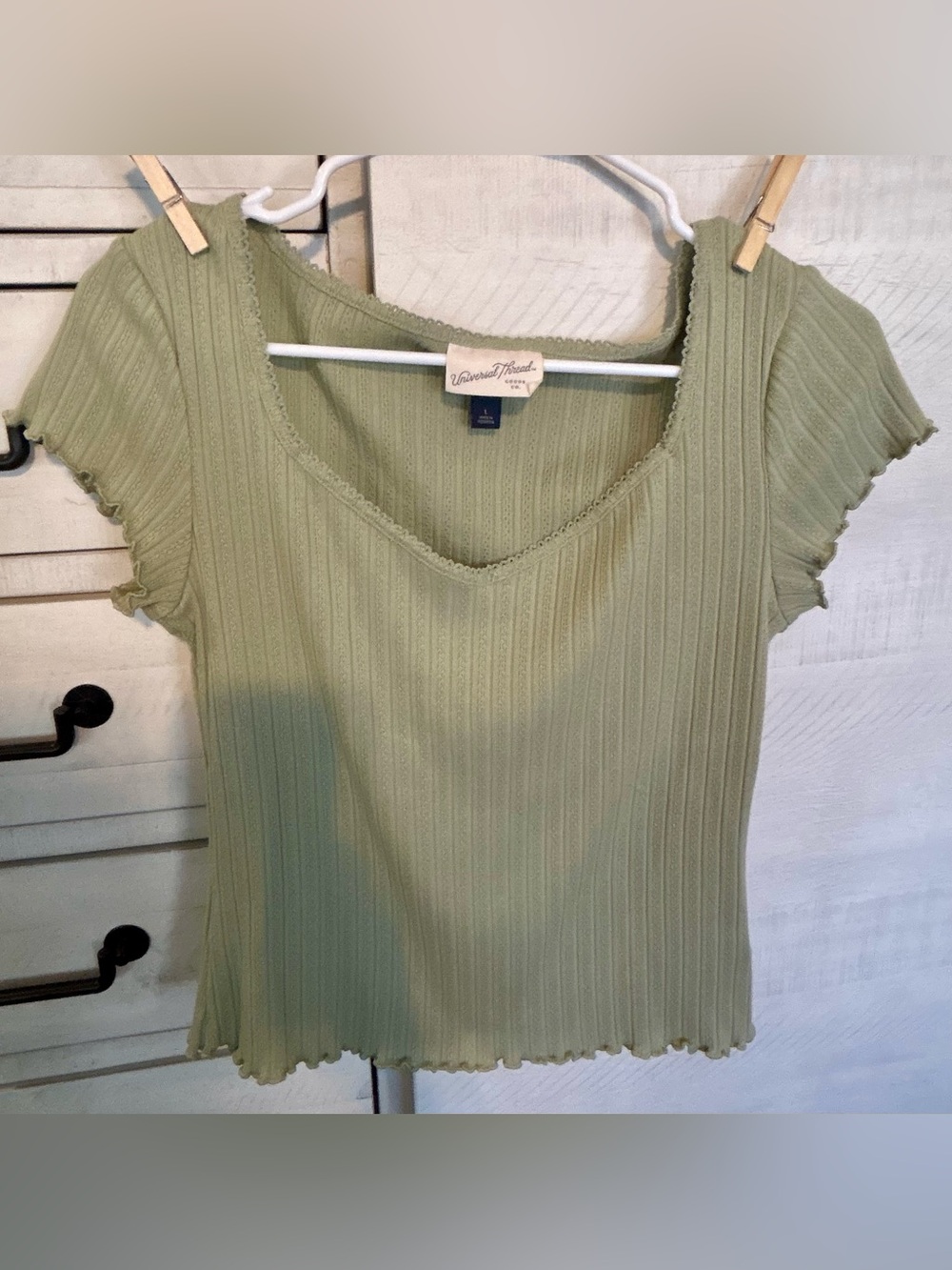 Universal Thread Sage Green Ribbed V-Neck Short Sleeve Top